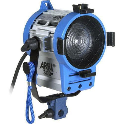 ARRI LK.0005616 SOFTBANK D4 Fresnel Kit with wheels (for 220V)