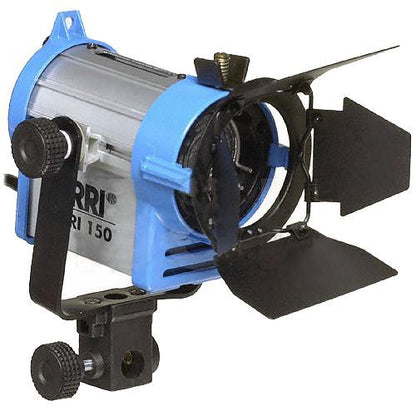 ARRI LK.0005633 150/300 Fresnel Mini Kit with wheels (for 220V)